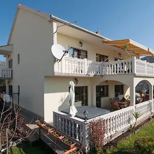 Corana Apartment Kastela